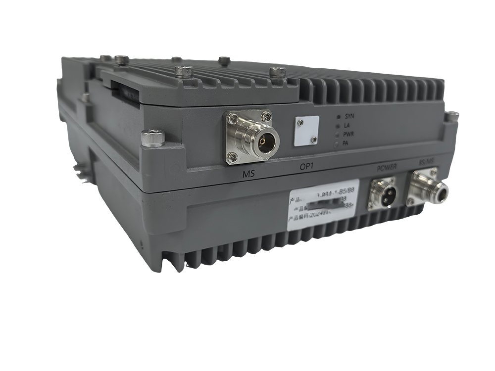  天峻三频手机信号接收器2000㎡